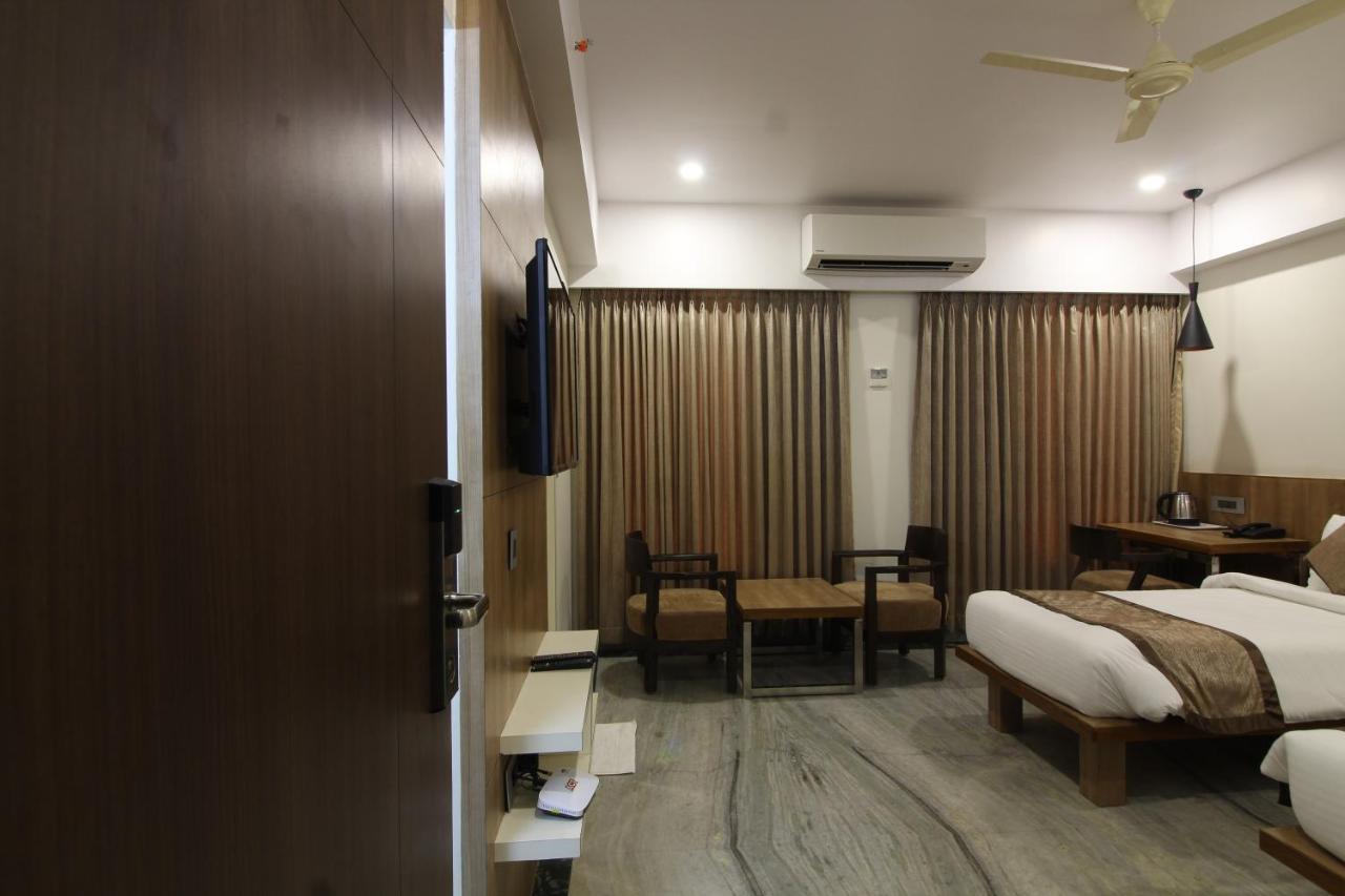Treebo Seaesta Rk Beach Visakhapatnam Bagian luar foto
